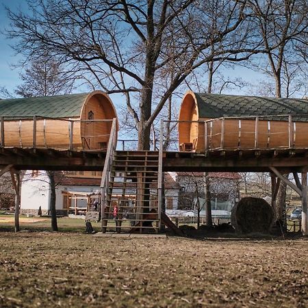 Viking Houses Strnadovsky Mlyn Jesenice  Bagian luar foto