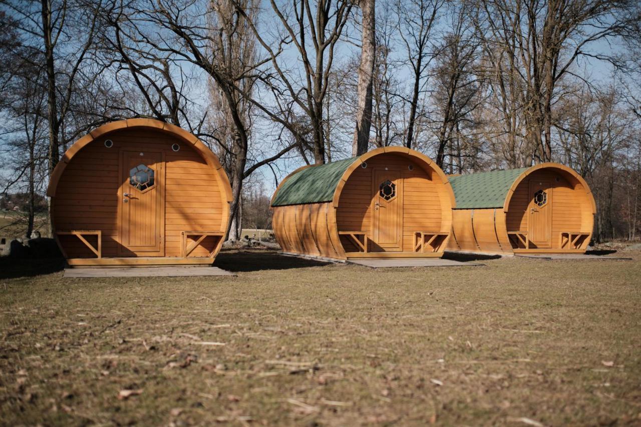 Viking Houses Strnadovsky Mlyn Jesenice  Bagian luar foto