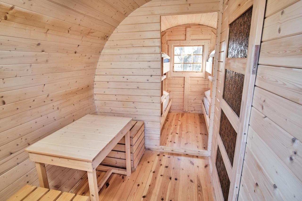 Viking Houses Strnadovsky Mlyn Jesenice  Bagian luar foto