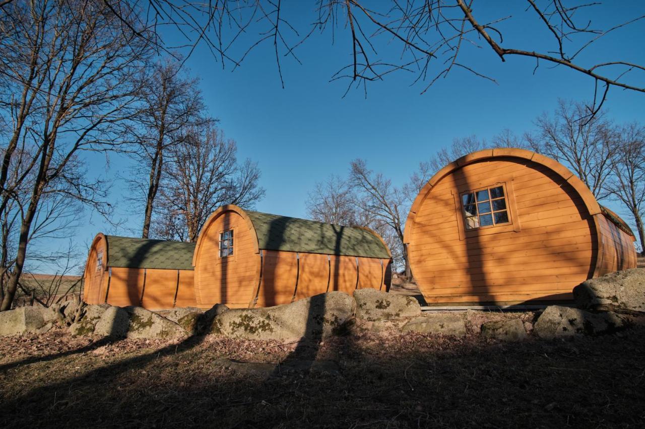 Viking Houses Strnadovsky Mlyn Jesenice  Bagian luar foto